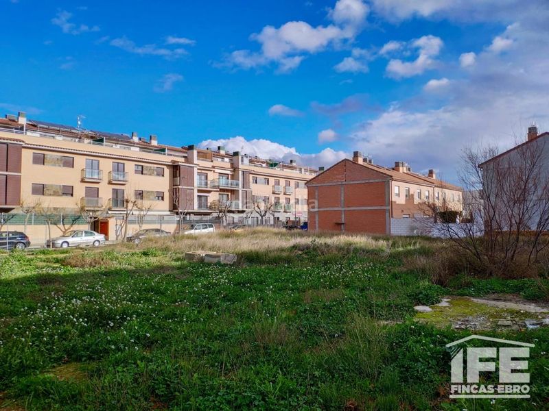 Foto f456725a-8ff0-4283-ad4c-9cfaab0896db. Terreno residenziale in valencia 35 in Alagón