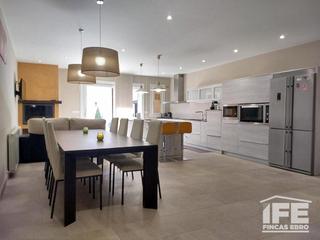 Casa en Alagn. Se busca una gran familia para una gran casa