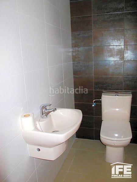 Foto c2c16458-65a3-4d0b-8191-826fb5af43de. Affitto ufficio con parcheggio in Alagón
