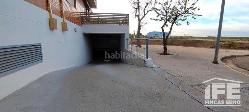 Foto 16b4882b-c348-435b-8082-fd7c6e0925ed. Aparcament cotxe a Alagón