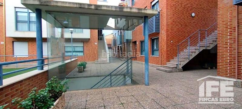 Foto 3413ca59-6a0f-4691-b4f8-4dd3818588a0. Aparcament cotxe a Alagón