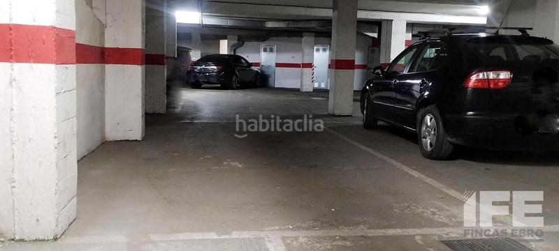 Foto 928d0fdd-702a-46b3-8f49-c84cb07ca134. Aparcament cotxe a Alagón