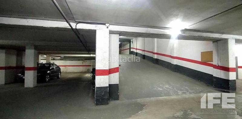 Foto f95fa9ca-0287-4d2e-9d9c-66ff628b2534. Aparcament cotxe a Alagón