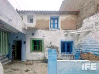 Casa a Remolinos. Casa de pueblo con corral en remolinos