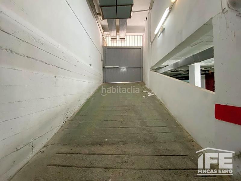Foto f875ef6a-0bf9-4a17-9405-7c9862c98c8d. Parking coche en Alagón