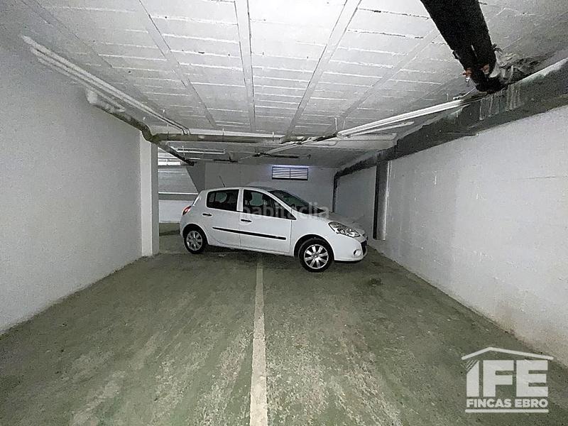Foto 20b5ebbf-523c-4cad-b198-2054332e4295. Aparcament cotxe a Alagón