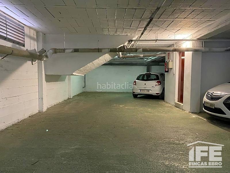 Foto 517b07e4-9ec8-4919-8958-48875bf649f4. Aparcament cotxe a Alagón