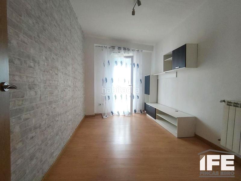 Foto 8e981836-649c-4745-b55a-3cd731263ecf. Piso  reformado en Alagón