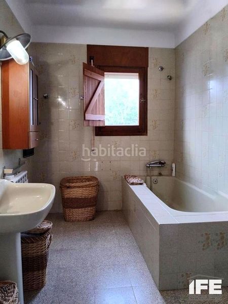 Foto a69c16dc-f867-4e9e-acfd-117572e2fd65. Casa amb calefacció a Grisén