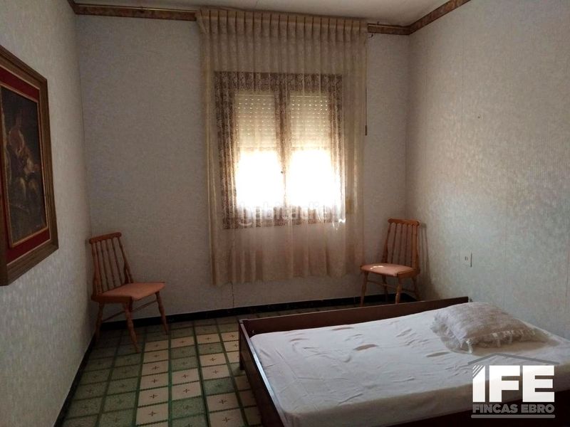 Foto 7f467fd1-aa12-4b6d-b765-99bf5a603988. Casa  con corral en Remolinos