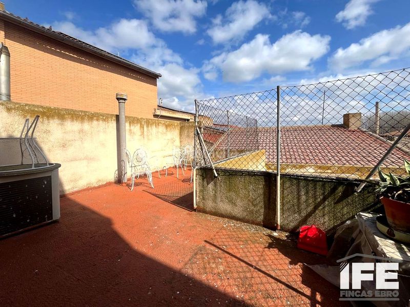 Foto 3c18ca2b-8b5d-46a9-b636-7bf23e1203eb. Casa amb calefacció aparcament piscina a Boquiñeni