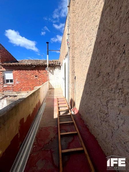 Foto abaa7d91-afbc-4897-a349-92cab2bae4fc. Casa  reformada a la venta en Luceni