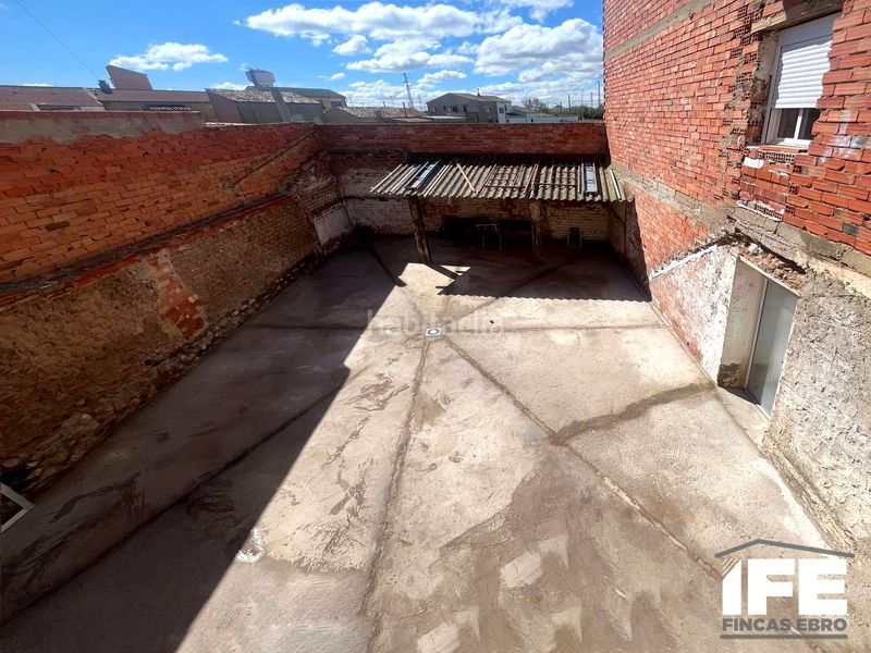 Foto f7bfa235-15eb-4104-9049-b5b1b769c34e. Casa  reformada a la venta en Luceni