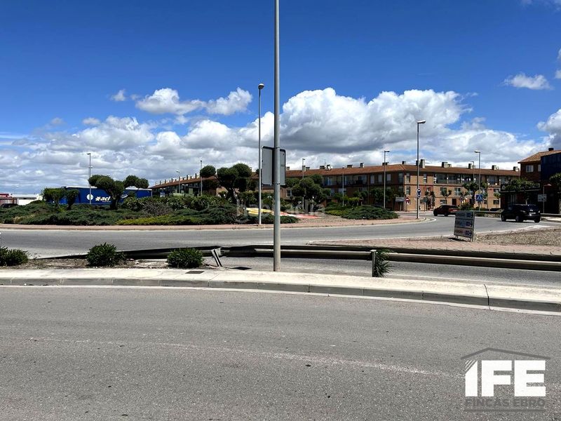 Foto ec78849b-ee4e-4915-81cd-ef1104dbbb2e. Terreny residencial a Alagón