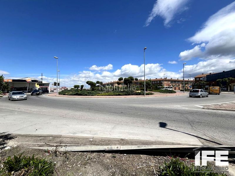 Foto f94f0f5c-5e40-46e9-b632-76382fb21f19. Terreny residencial a Alagón