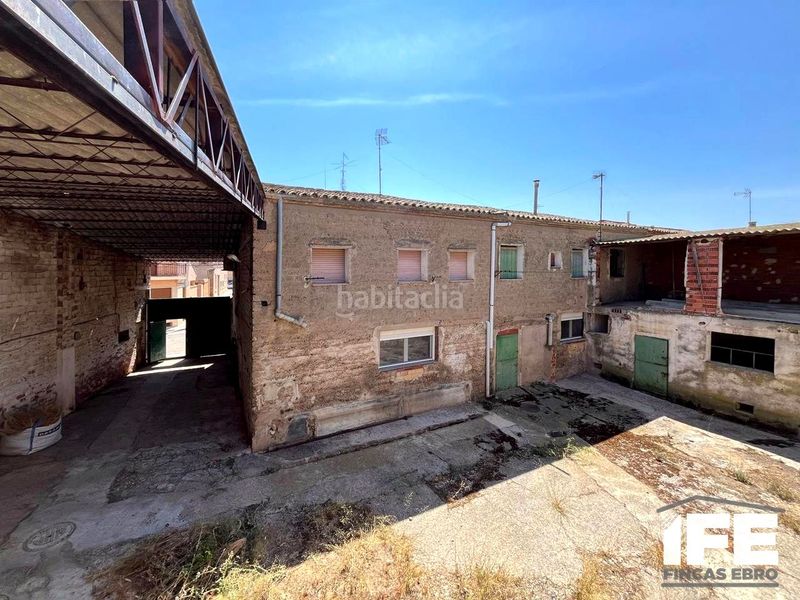 Foto 3c4b3194-7bb1-4f06-b530-c0b27abd7005. Casa edificio independiente con gran potencial y rentabilidad activa en Alagón