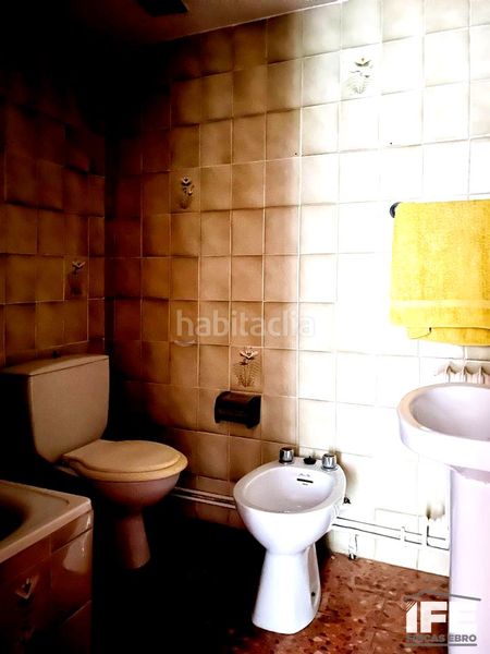 Foto 598de584-6ab0-45bd-a046-b68e5a6da0ae. Casa edificio independiente con gran potencial y rentabilidad activa en Alagón