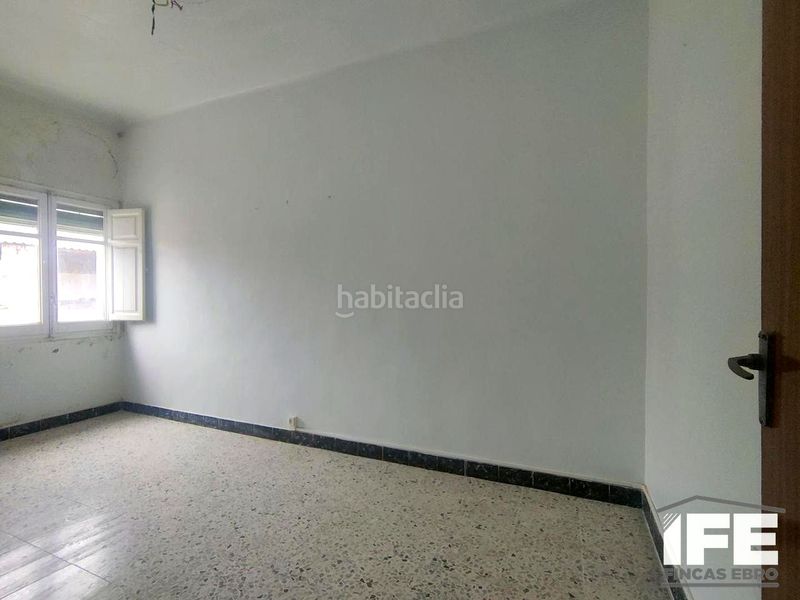 Foto c2c89e8c-6524-487c-abbe-1557743a471c. Casa edificio independiente con gran potencial y rentabilidad activa en Alagón