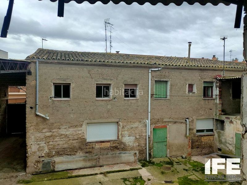 Foto e413ef54-9f9a-4f56-a49c-7187a5bc1b73. Casa amb aparcament a Alagón