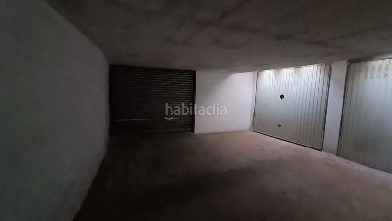 Foto bf957e73-65c0-49e9-b68f-d194fdd81ba5. Aparcament cotxe a Corella