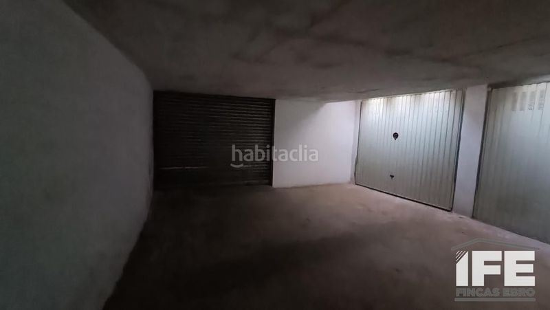 Foto dd6a749c-071e-4bb7-a991-5433eff772c2. Aparcament cotxe a Corella
