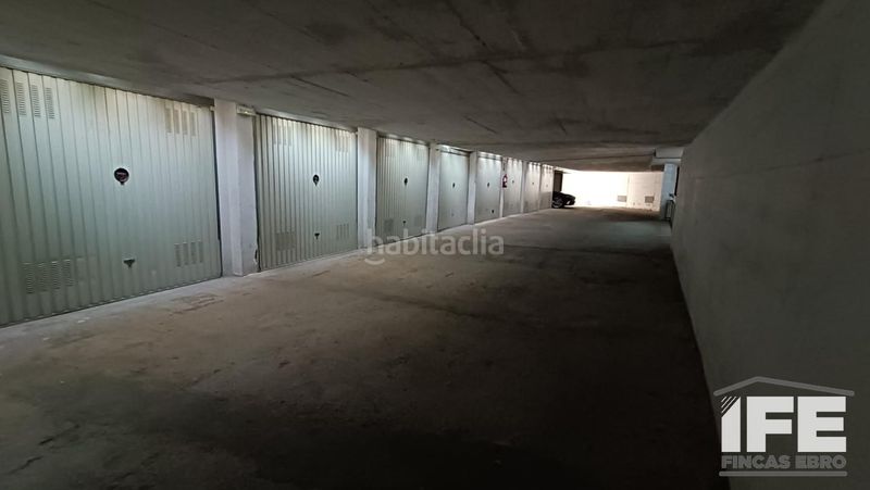 Foto ddc7720a-ac0b-45bc-b7db-aded4aff4fe2. Aparcament cotxe a Corella