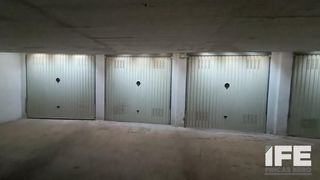 Parking coche en Corella