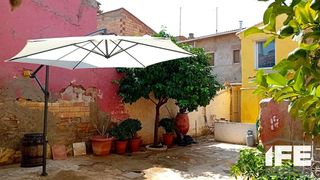 House in Remolinos. Vivienda con jardín y garaje en remolinos