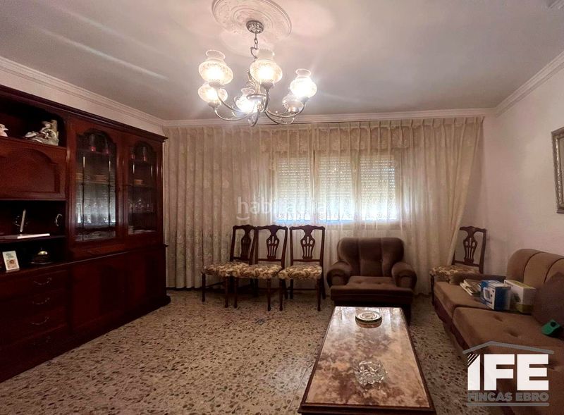 Foto b46eee23-a09b-4491-80c2-b05eb289157d. Casa amb aparcament a Alagón