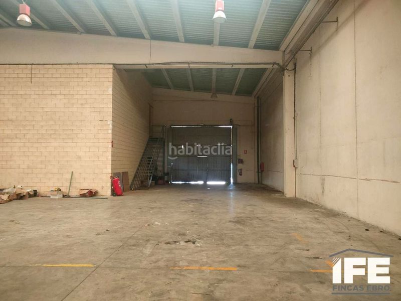 Foto badf3af5-ab82-4094-ad05-6cbcb287e657. Location bâtiment à usage industriel dans Alagón