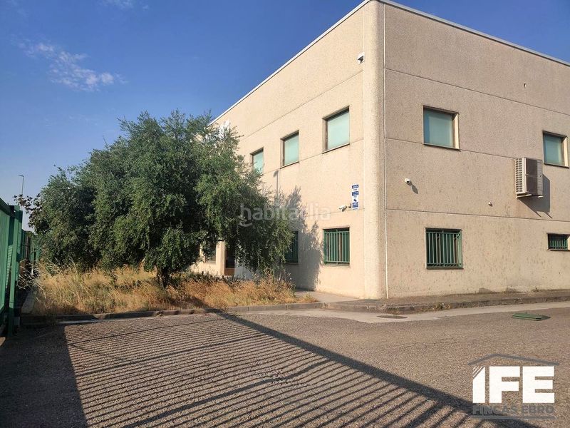 Foto f7c02011-a4fa-41a7-ba0c-47a238e5cc35. Location bâtiment à usage industriel dans Alagón