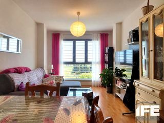 Appartamento in Alagón. Piso vpo con ascensor, garaje y calefacción central en alagón