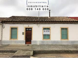 Maison à Calle valle de zuriza 18. Descripción.- casa de 4 habitaciones, 1 salón, 1 baño, 1 recibid