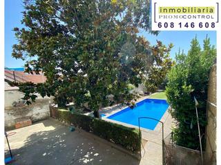House in Avenida pirineos 39