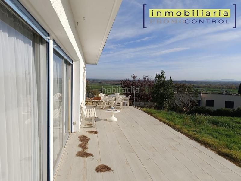 Foto 58299d95-33e0-4284-8fba-84348d2ff58b. Xalet a calle río aragón 4 a Zuera