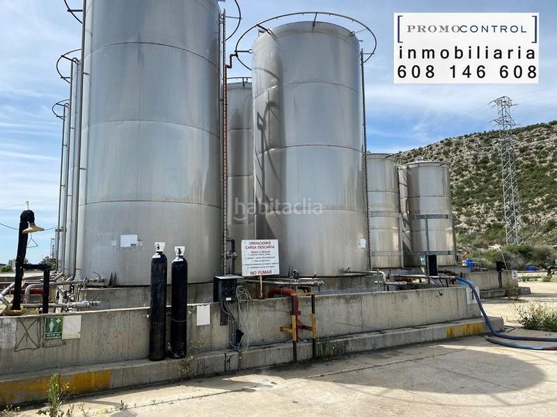 Foto 67f175a6-8980-48c0-abb8-ef8d9304e314. Nave industrial en calle alemania 65 gran nave industrial en venta. en Zuera