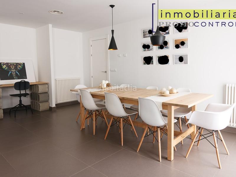 Foto 693d3789-50fe-406c-ab08-2ce0beee2b47. Casa in calle val alta 44 in Zuera