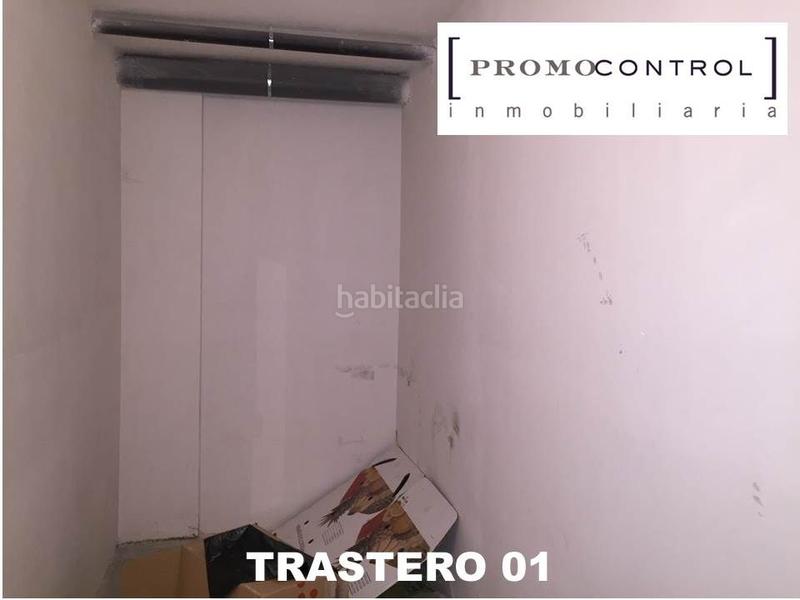 Foto f99fda8d-1b81-4a0d-97a6-60853ab486ee. Aparcament cotxe a n/a a Zuera