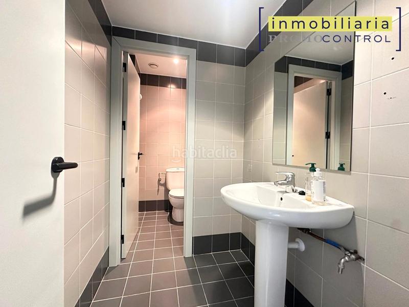 Foto 345a0b07-8957-434f-b0a0-83cc77f69ecf. Alquiler local comercial local alquiler calle mayor, en Zuera