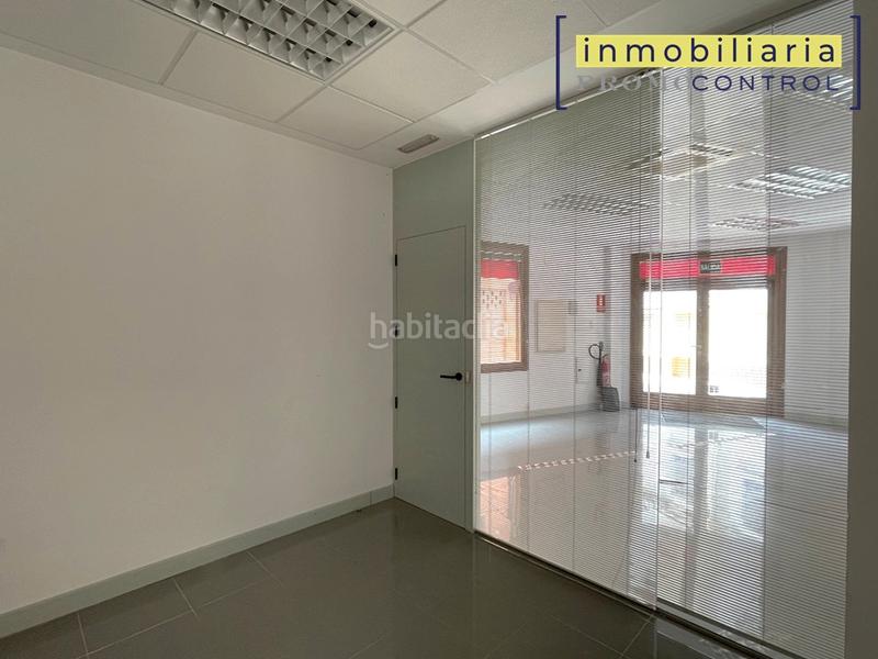 Foto 057fecbe-8ec7-4a02-9a7e-ab56327778be. Rent business premise in Zuera