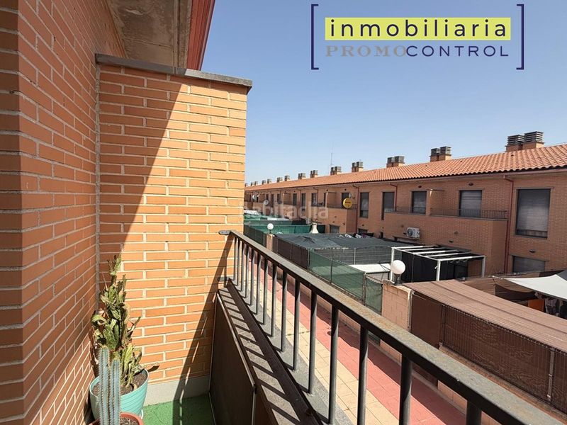 Foto d1d577af-a9d4-4712-9c6c-8eb56c1f5755. Casa adossada amb calefacció aparcament a Zuera