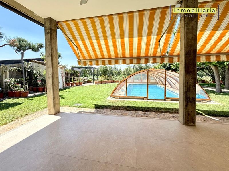 Foto 24f51d93-e3d3-4b82-bc5d-fbe26878963b. Xalet amb xemeneia calefacció aparcament piscina a Zuera