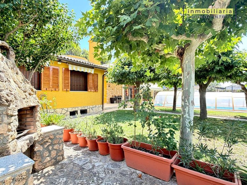 Foto 43ecbf60-68bc-4832-8996-ab7ca60f1b6e. Xalet amb xemeneia calefacció aparcament piscina a Zuera