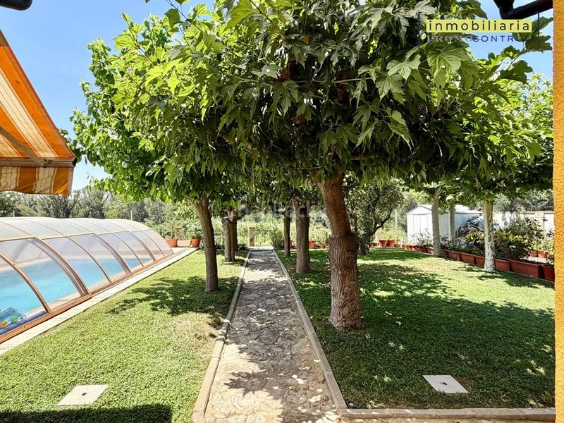 Foto 5f6b0fc9-6e43-42a7-b5ab-9e788714c045. Xalet amb xemeneia calefacció aparcament piscina a Zuera