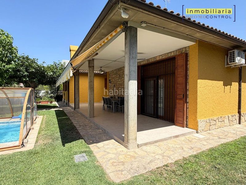 Foto a663c1aa-3b6e-4c42-90af-0b2a2357a9ba. Xalet amb xemeneia calefacció aparcament piscina a Zuera
