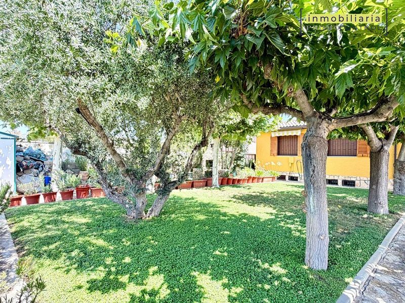 Foto aaa94525-c5be-4849-9a37-941c10040f53. Xalet amb xemeneia calefacció aparcament piscina a Zuera