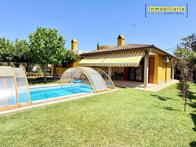 Foto bc65be20-0bae-4c3c-8988-5fbdd772a009. Xalet amb xemeneia calefacció aparcament piscina a Zuera