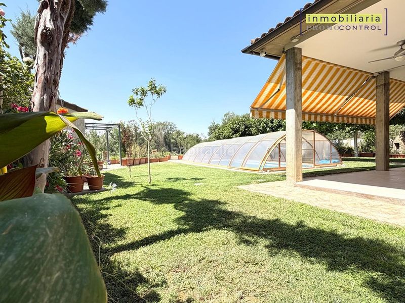 Foto c421b861-b6a7-4f59-aa81-98f78f57fce2. Xalet amb xemeneia calefacció aparcament piscina a Zuera