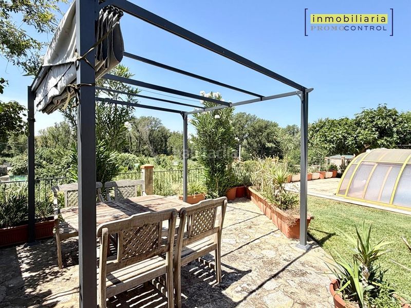 Foto cde1f507-6d9d-4f5c-b230-855276d42948. Xalet amb xemeneia calefacció aparcament piscina a Zuera