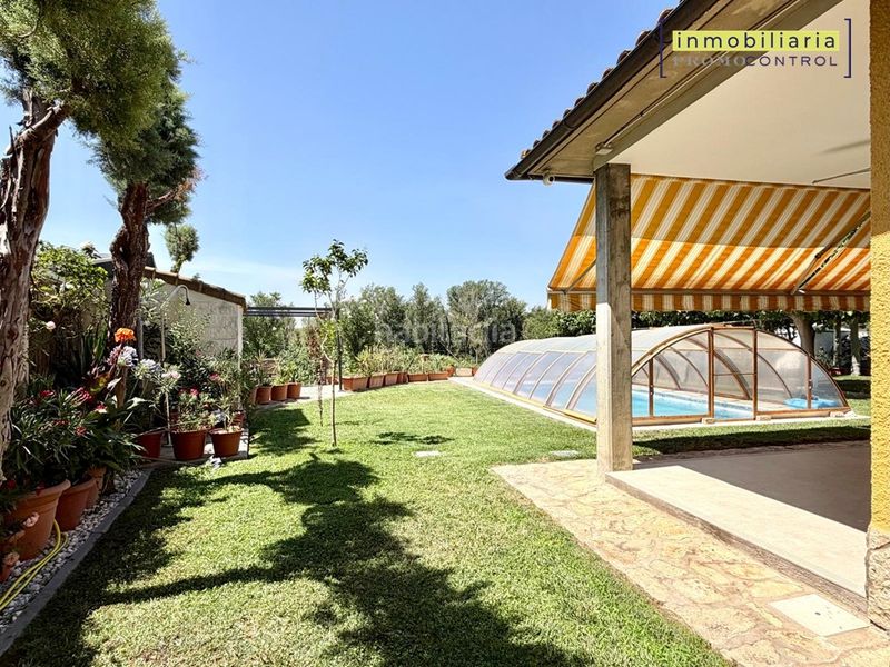 Foto dbd3a9ed-9561-42c4-b0d7-cab233d744bc. Xalet amb xemeneia calefacció aparcament piscina a Zuera